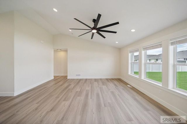 184 Galena Summit Dr, Idaho Falls, ID 83404