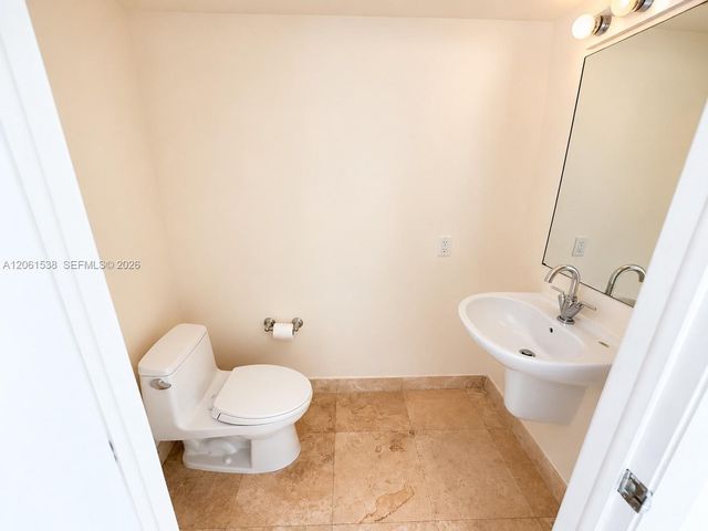 41 SE 5th St 1415, Miami, FL 33131