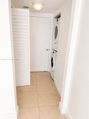 41 SE 5th St 1415, Miami, FL 33131