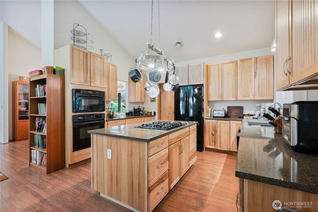 1975 Coal Creek Road, Longview, WA 98632