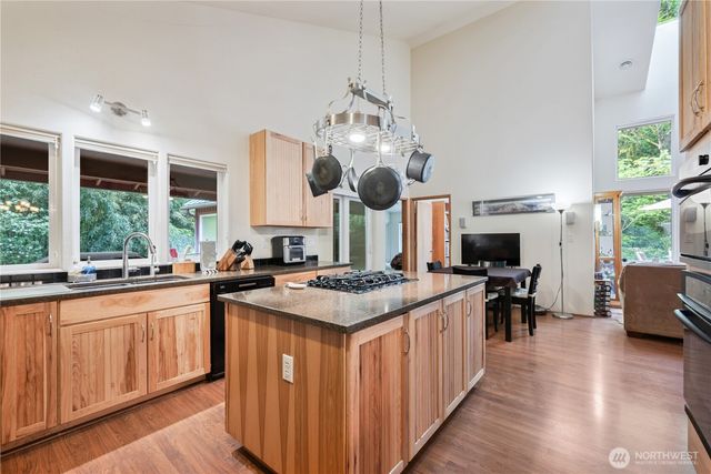 1975 Coal Creek Road, Longview, WA 98632