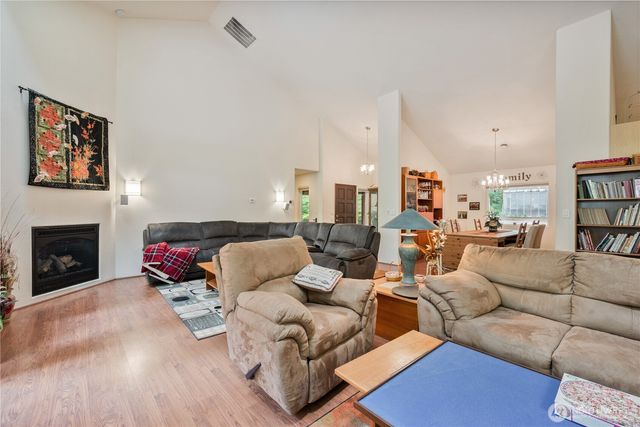 1975 Coal Creek Road, Longview, WA 98632