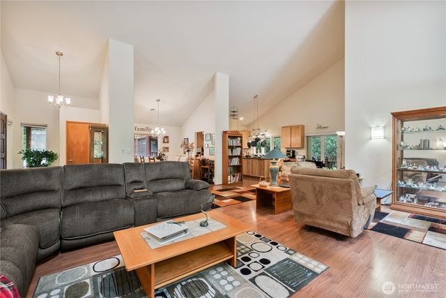 1975 Coal Creek Road, Longview, WA 98632