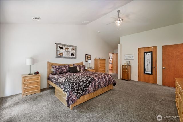 1975 Coal Creek Road, Longview, WA 98632