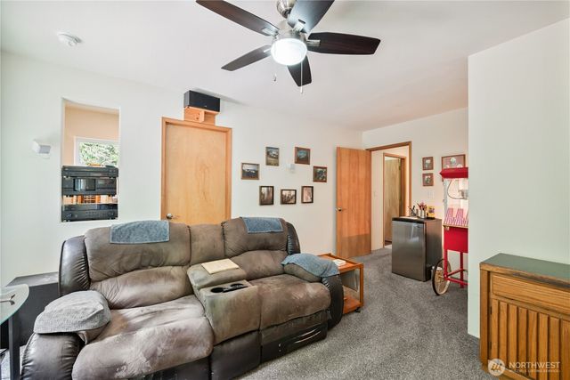 1975 Coal Creek Road, Longview, WA 98632