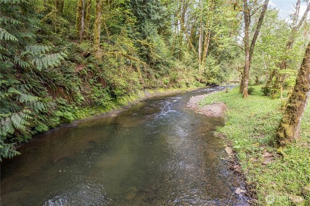 1975 Coal Creek Road, Longview, WA 98632