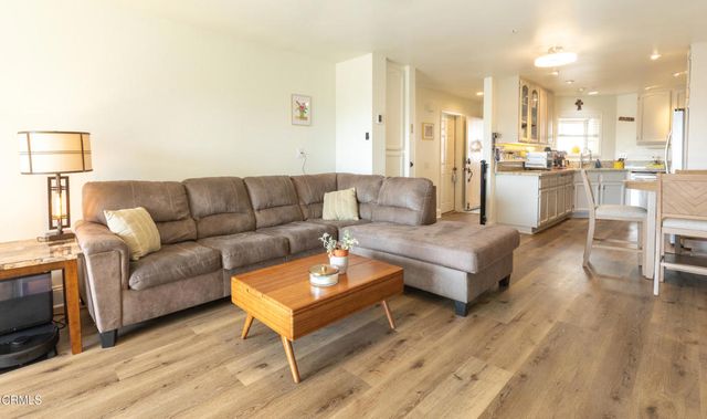 2713 Antonio Drive 203, Camarillo, CA 93010