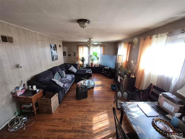 6212 Lexington Avenue, St Louis, MO 63121