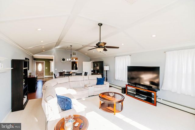 72 THORNRIDGE DR, Levittown, PA 19054