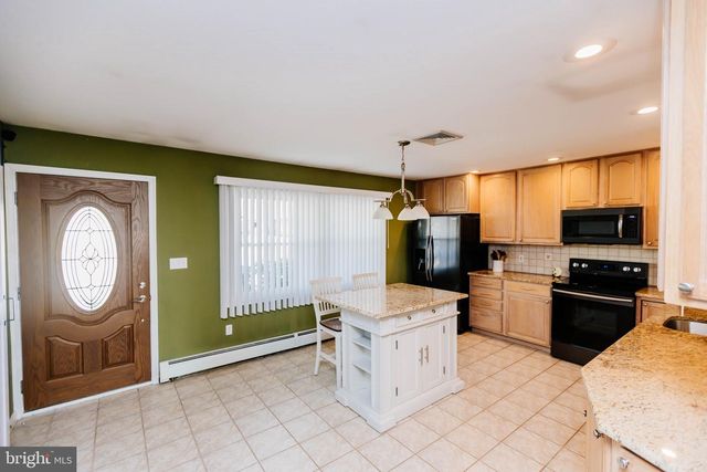 72 THORNRIDGE DR, Levittown, PA 19054