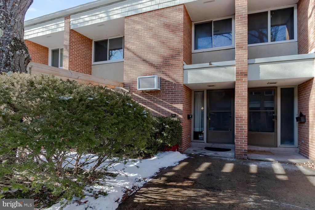 712 D W BEAVER AVE, State College, PA 16801