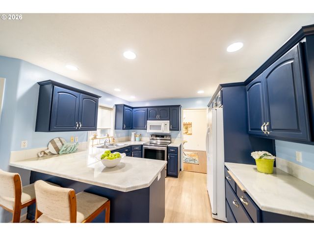 312 Sw CASCADE MEADOW Dr, Sublimity, OR 97385