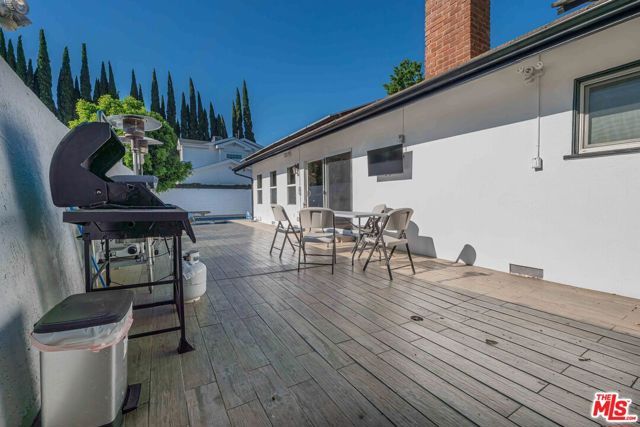 5515 Longridge Avenue, Sherman Oaks, CA 91401
