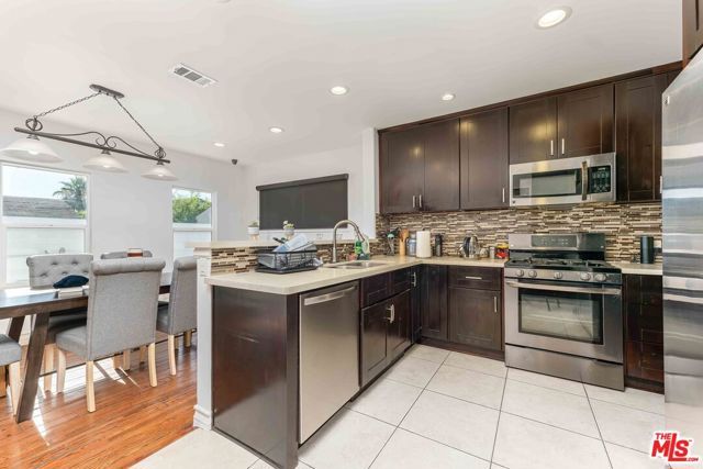 5515 Longridge Avenue, Sherman Oaks, CA 91401