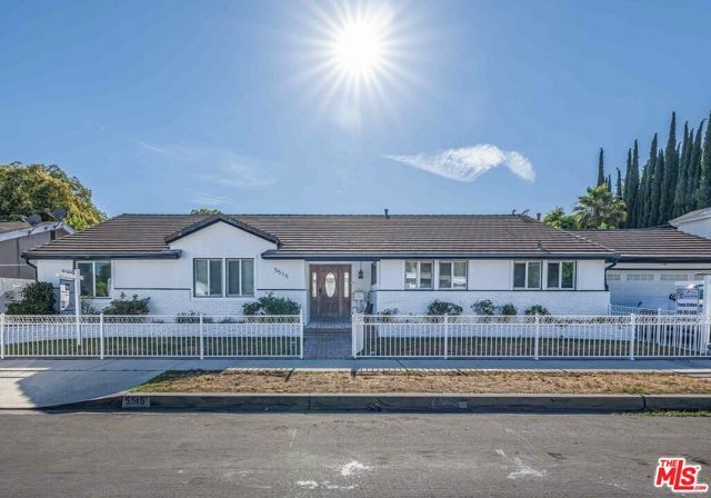 5515 Longridge Avenue, Sherman Oaks, CA 91401