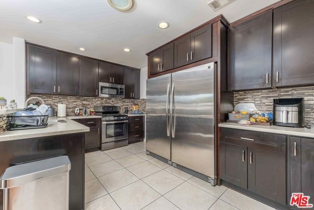 5515 Longridge Avenue, Sherman Oaks, CA 91401