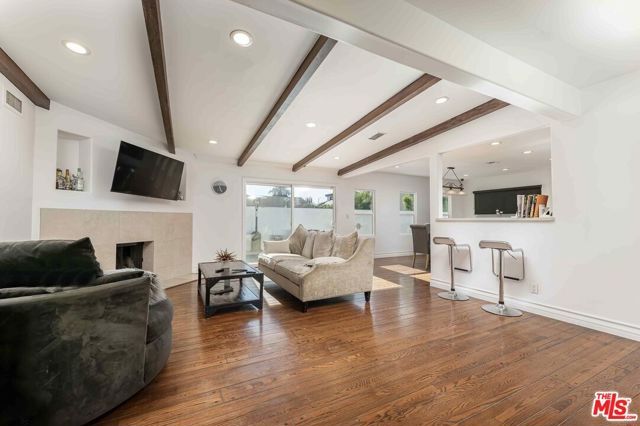 5515 Longridge Avenue, Sherman Oaks, CA 91401