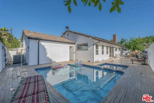 5515 Longridge Avenue, Sherman Oaks, CA 91401