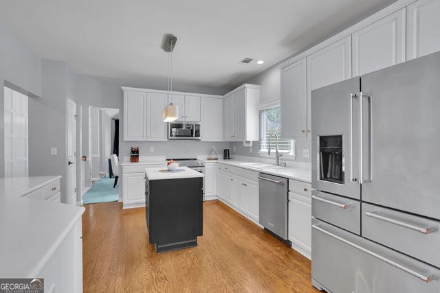 330 Shady River Trce, Roswell, GA 30007