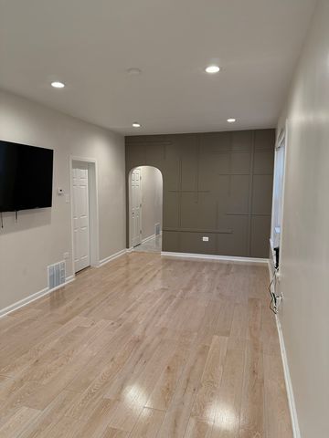 2706 E 78th Street, Chicago, IL 60649