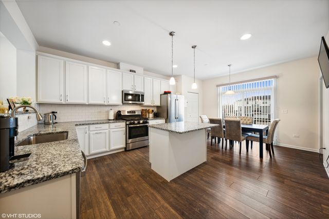 3S616 Everton Drive, Warrenville, IL 60555