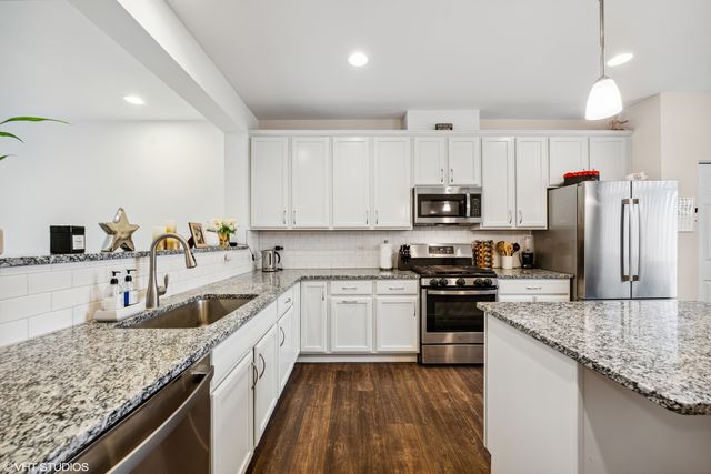 3S616 Everton Drive, Warrenville, IL 60555