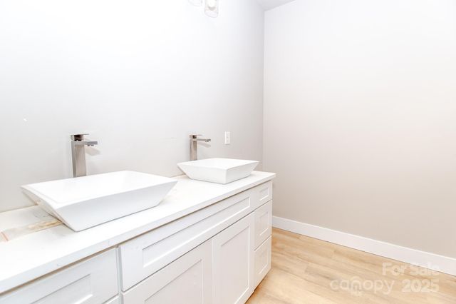 2350 14th Street Court NE, Hickory, NC 28601