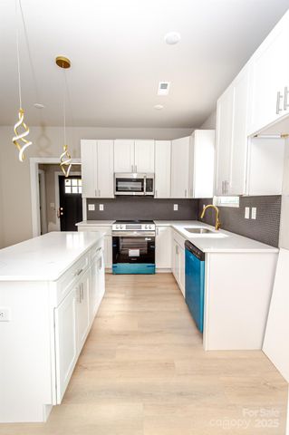 2350 14th Street Court NE, Hickory, NC 28601
