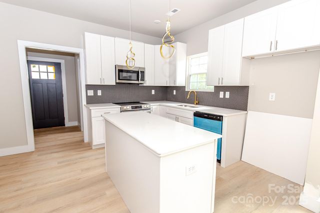2350 14th Street Court NE, Hickory, NC 28601