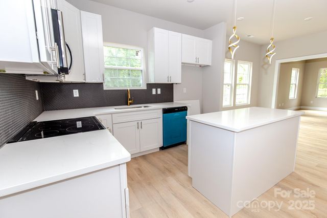 2350 14th Street Court NE, Hickory, NC 28601
