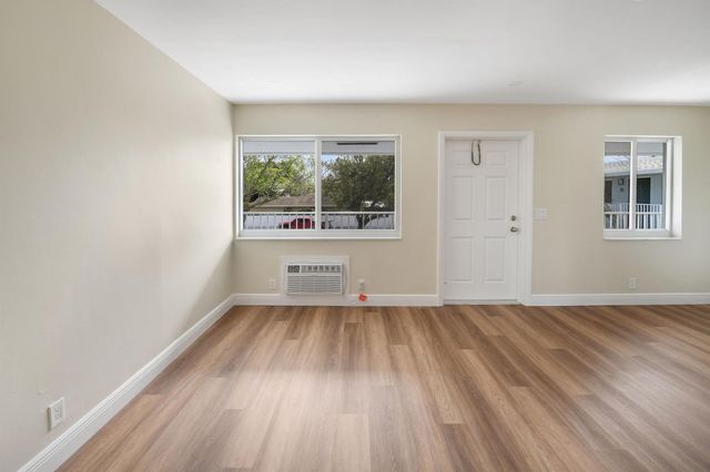 901 N F Street 8, Lake Worth Beach, FL 33460