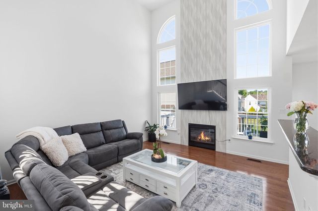 21 N DANBURY CIR, Coatesville, PA 19320
