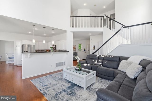 21 N DANBURY CIR, Coatesville, PA 19320