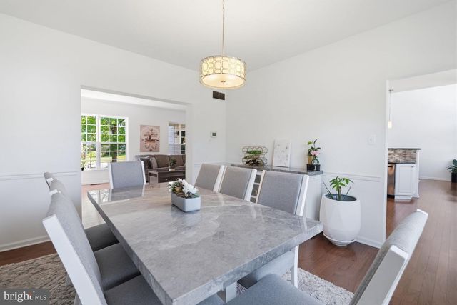 21 N DANBURY CIR, Coatesville, PA 19320