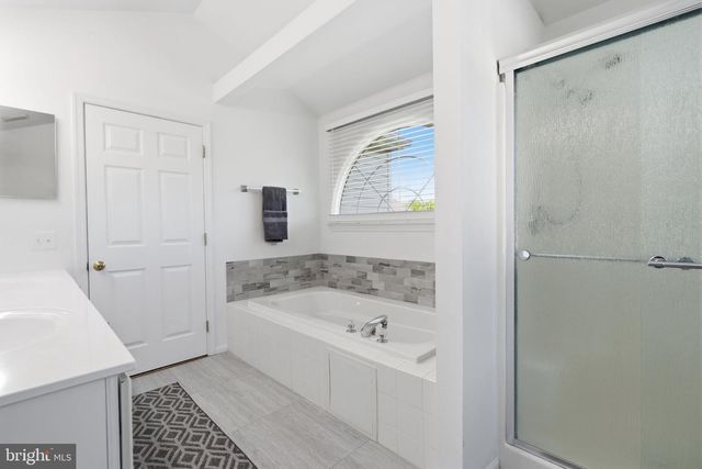 21 N DANBURY CIR, Coatesville, PA 19320