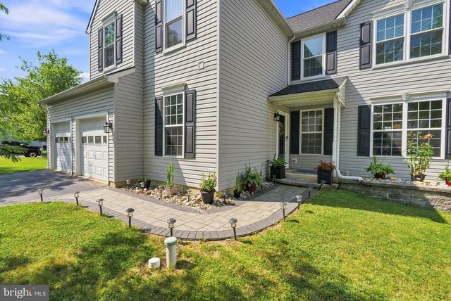 21 N DANBURY CIR, Coatesville, PA 19320