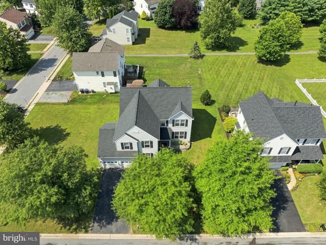 21 N DANBURY CIR, Coatesville, PA 19320