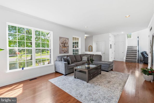 21 N DANBURY CIR, Coatesville, PA 19320