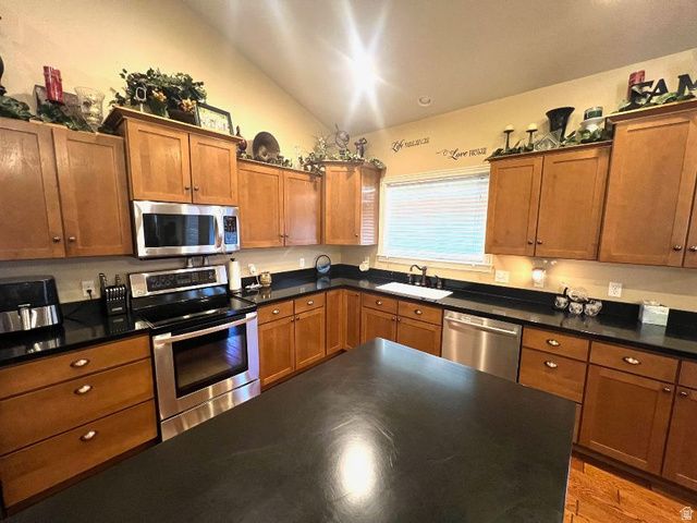 1211 GRANDVIEW DR, Providence, UT 84332