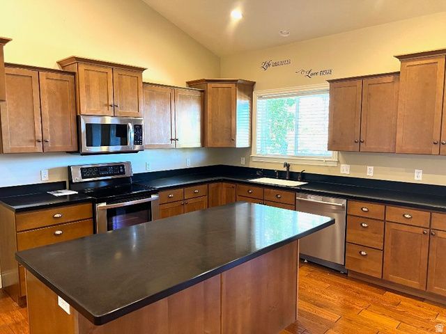 1211 GRANDVIEW DR, Providence, UT 84332