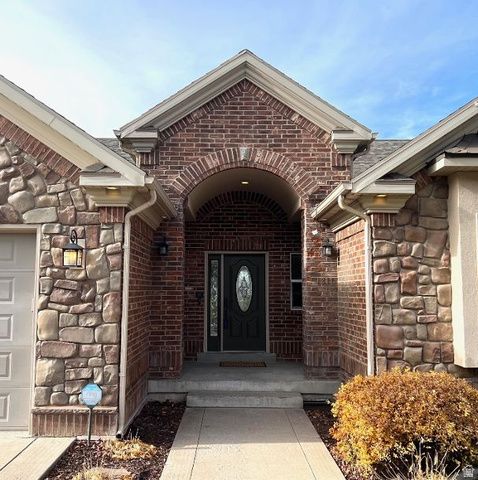 1211 GRANDVIEW DR, Providence, UT 84332