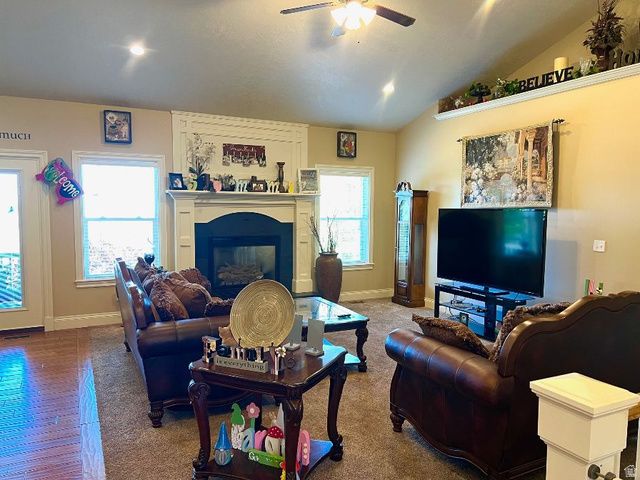 1211 GRANDVIEW DR, Providence, UT 84332