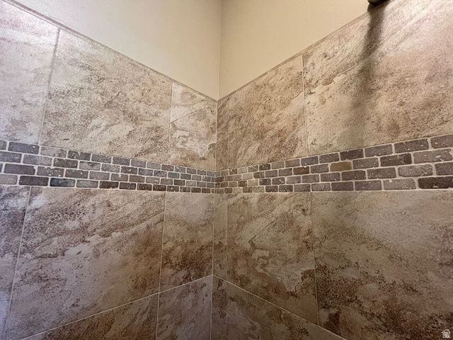 1211 GRANDVIEW DR, Providence, UT 84332