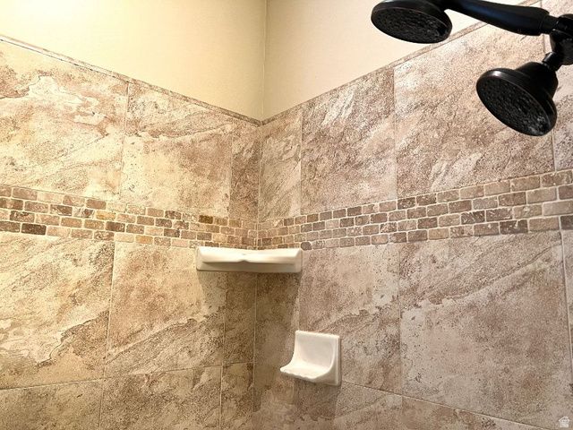 1211 GRANDVIEW DR, Providence, UT 84332