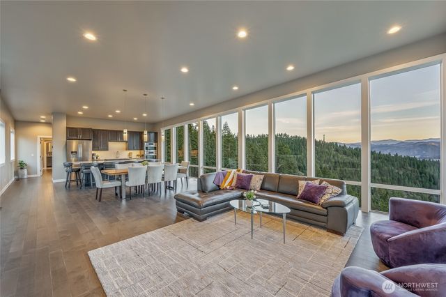 1912 Alpenview Drive, Leavenworth, WA 98826