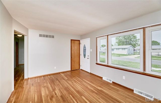 1900 Violet Drive, Florissant, MO 63031