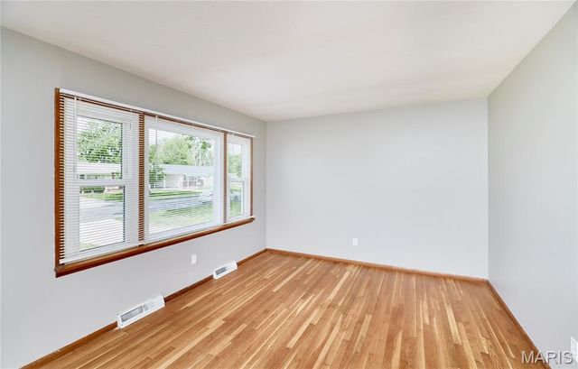 1900 Violet Drive, Florissant, MO 63031