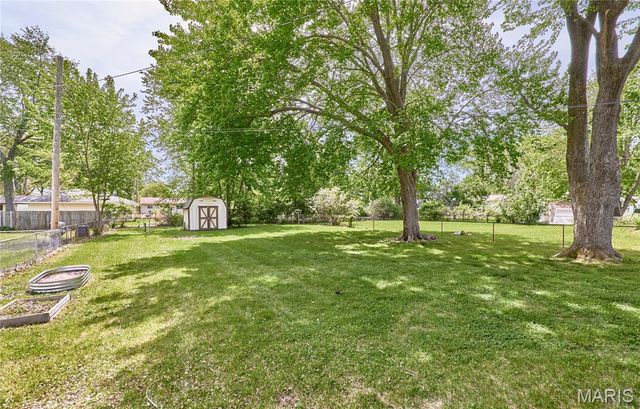 1900 Violet Drive, Florissant, MO 63031