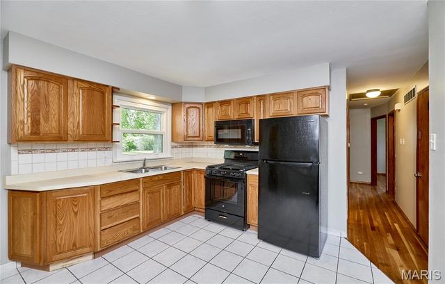 1900 Violet Drive, Florissant, MO 63031