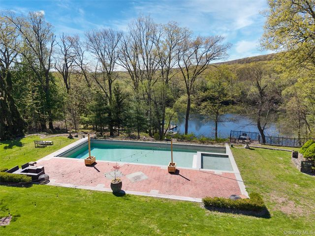 14 Castleton Drive, Highland Mills, NY 10930